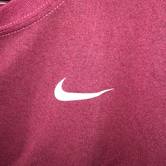 nike maroon athletic tshirt - Picture 3 of 5